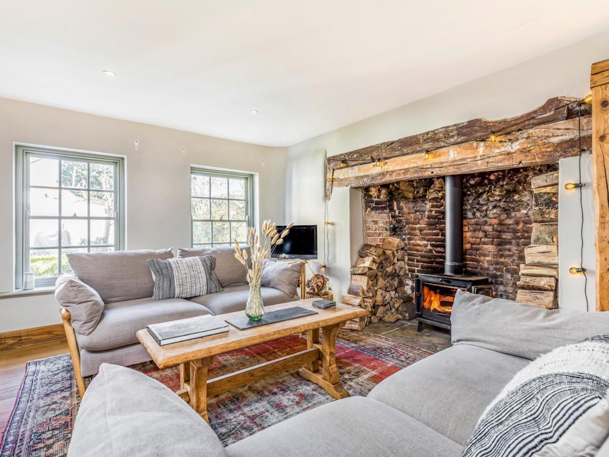 Pass The Keys Charming Downland Cottage Чичестер Экстерьер фото