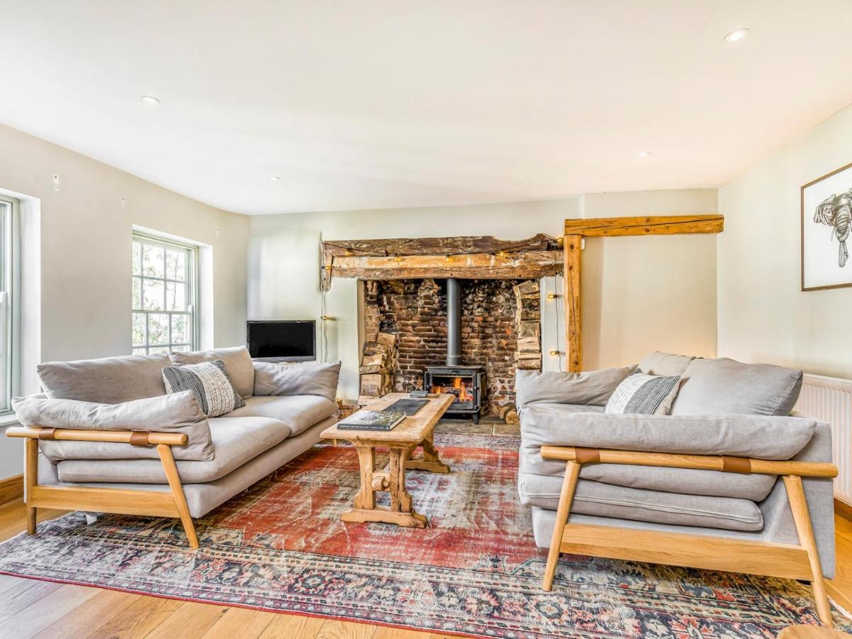 Pass The Keys Charming Downland Cottage Чичестер Экстерьер фото