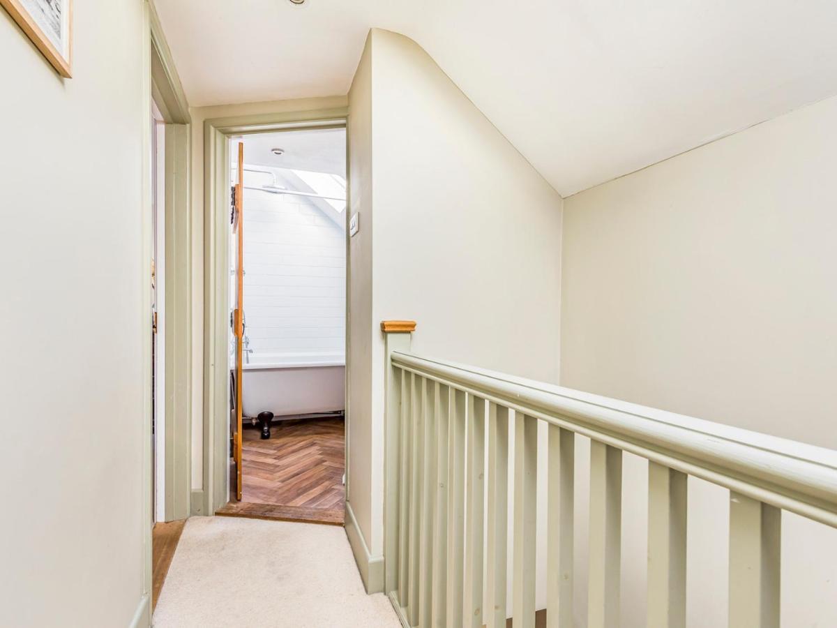Pass The Keys Charming Downland Cottage Чичестер Экстерьер фото