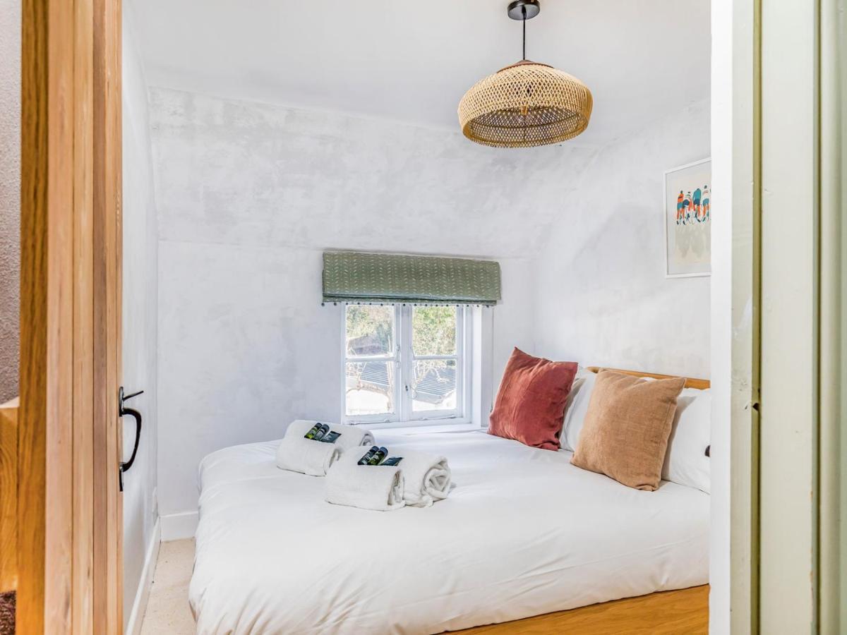Pass The Keys Charming Downland Cottage Чичестер Экстерьер фото