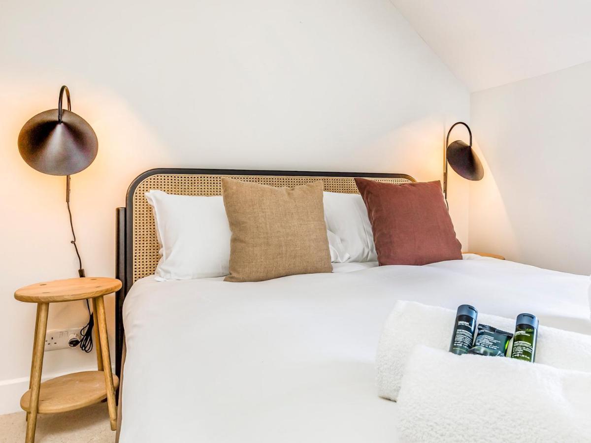 Pass The Keys Charming Downland Cottage Чичестер Экстерьер фото