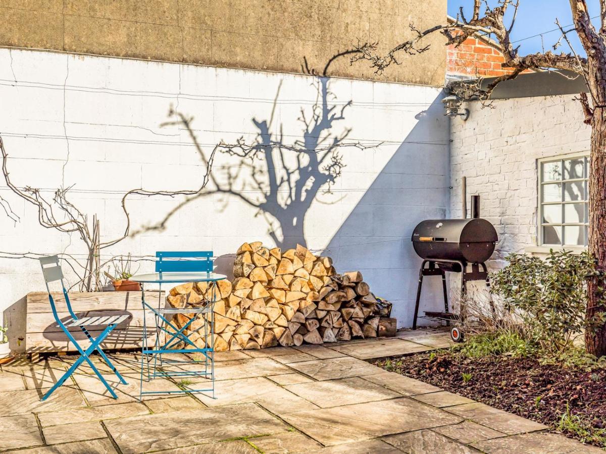 Pass The Keys Charming Downland Cottage Чичестер Экстерьер фото