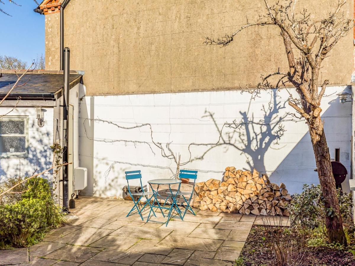 Pass The Keys Charming Downland Cottage Чичестер Экстерьер фото