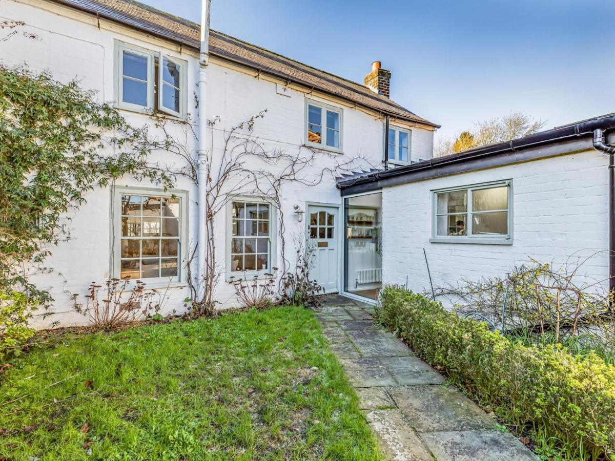 Pass The Keys Charming Downland Cottage Чичестер Экстерьер фото